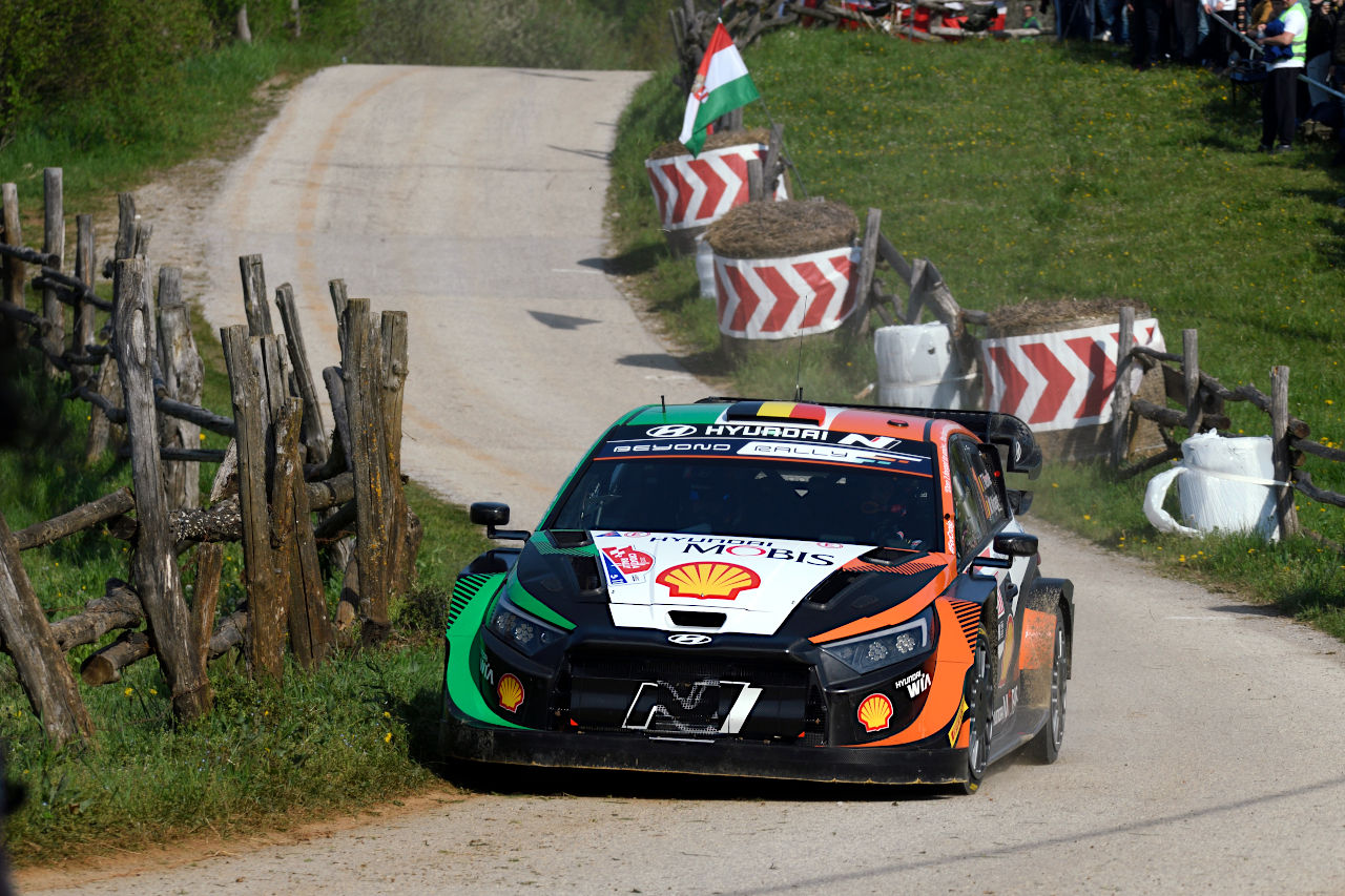 総合首位で迎えたSS11でクラッシュを喫しデイリタイアとなった後、デイ3で再出走してパワーステージでボーナスの5ポイントを獲得したティエリー・ヌービル（ヒョンデi20 Nラリー1）　2023年WRC第4戦クロアチア・ラリー