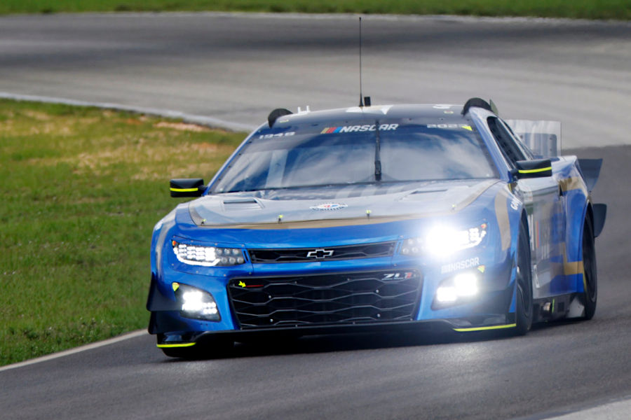 テストは雨、晴れ、夜間とさまざまなコンディションのなかで行われた。