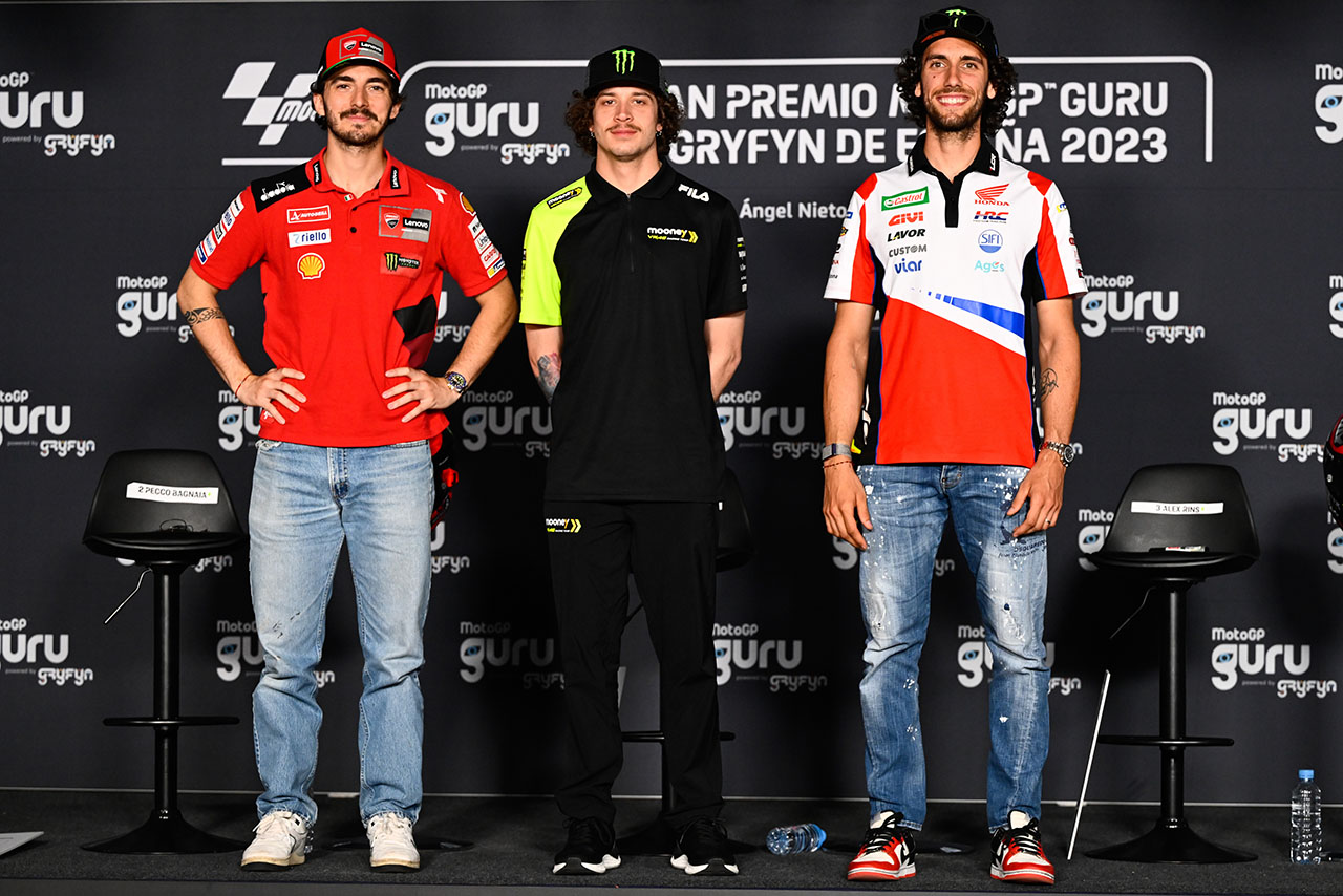 2023MotoGP第4戦スペインGPのプレスカンファレンスに出席したアレックス・リンス、フランセスコ・バニャイア、マルコ・ベゼッチ