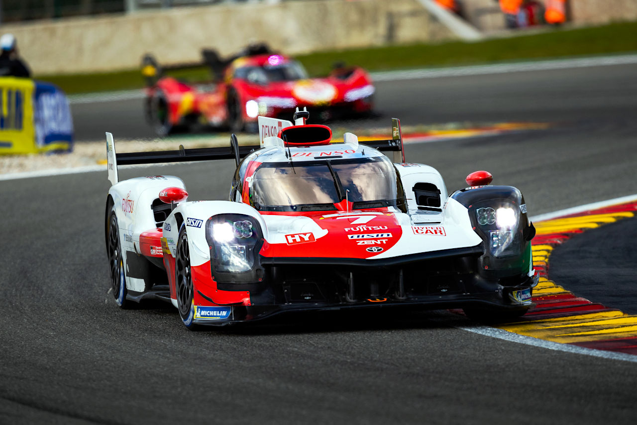 2023年WEC第3戦スパ6時間レースのポールポジションを獲得した7号車トヨタGR010ハイブリッド（マイク・コンウェイ／小林可夢偉／ホセ-マリア・ロペス組）