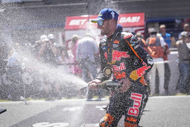 スプリントレーで優勝したブラッド・ビンダー(レッドブルKTMファクトリー・レーシング)/2023MotoGP第4戦スペインGP
