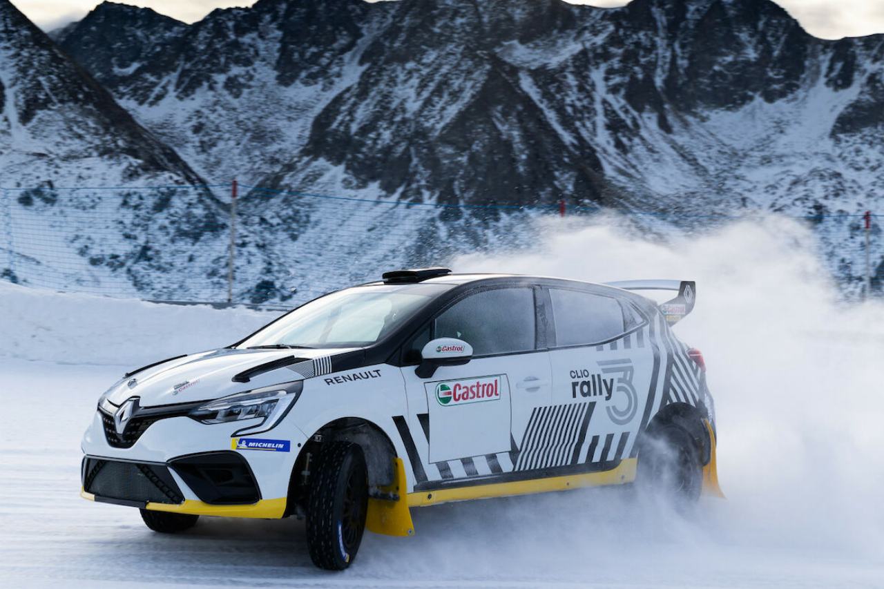 カスタマー・レーシング部門によれば、この新型は公式デビュー以降「ラリー競技者やオブザーバー、ファンの間で好奇心、熱意、そして強い関心を呼び起こした」という