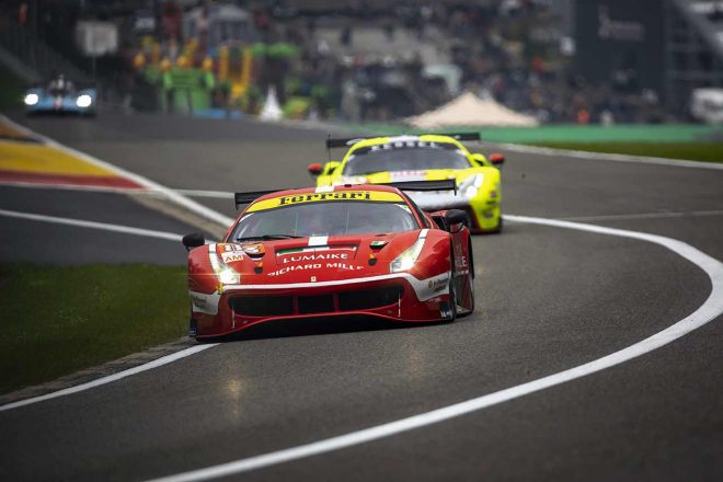 ラディヨンの丘を駆け上がる83号車フェラーリ488 GTEエボ