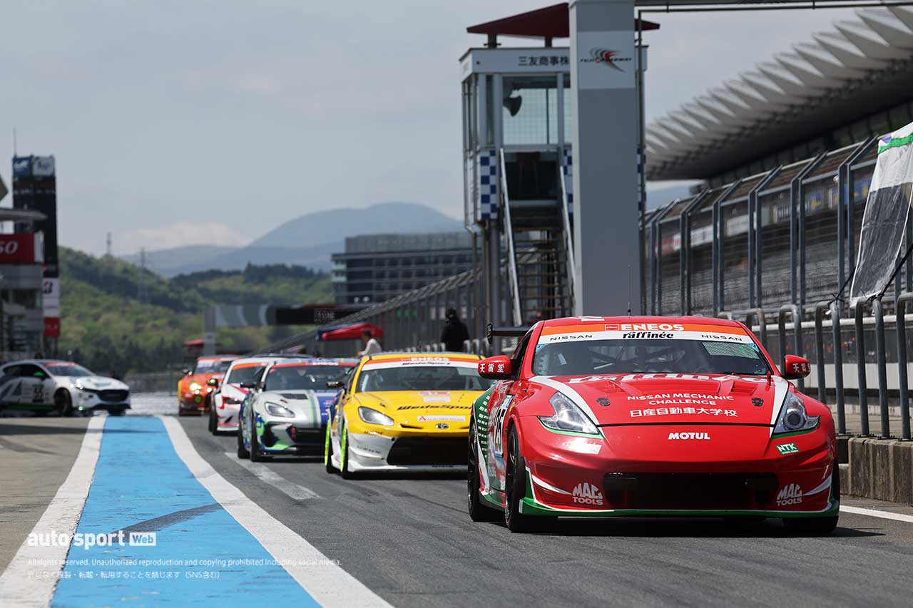 2023スーパー耐久富士公式テスト　コースに向かう各クラスのマシンたち