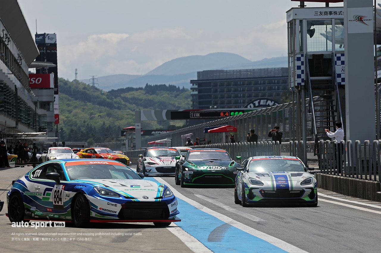 2023スーパー耐久富士公式テスト　コースインしていく各クラスのマシンたち