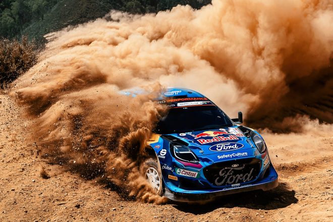 総合首位で迎えたSS4で、右フロントタイヤのパンクに見舞われたオット・タナク（フォード・プーマ・ラリー1）　2023年WRC第5戦ラリー・ポルトガル