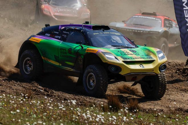 初日予選からルイス・ハミルトン率いるX44 Vida Carbon Racingが速さを見せ、そのまま決勝も制覇