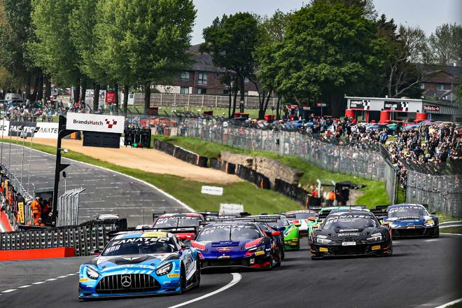 レース1のスタートシーン