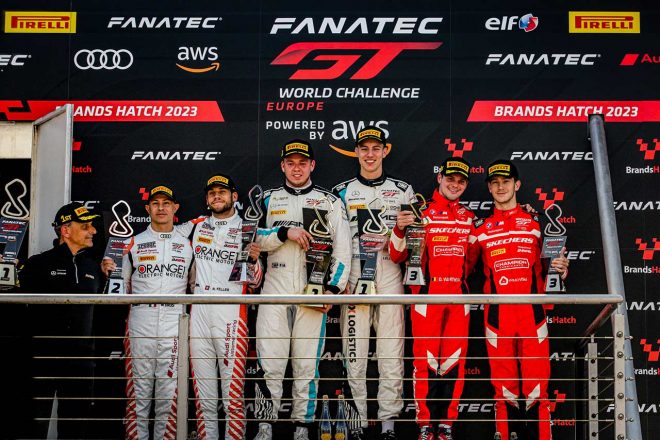 レース1ポディウムの様子