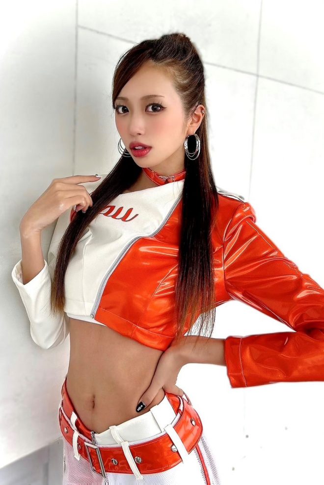 αU marketで販売されるTGR TEAM au TOM'SのNFT③：4名個人サイン入り／CQ：央川かこさん