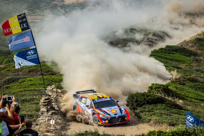 ティエリー・ヌービルがドライブするヒョンデi20 Nラリー1（ヒョンデ・シェル・モビスWRT）