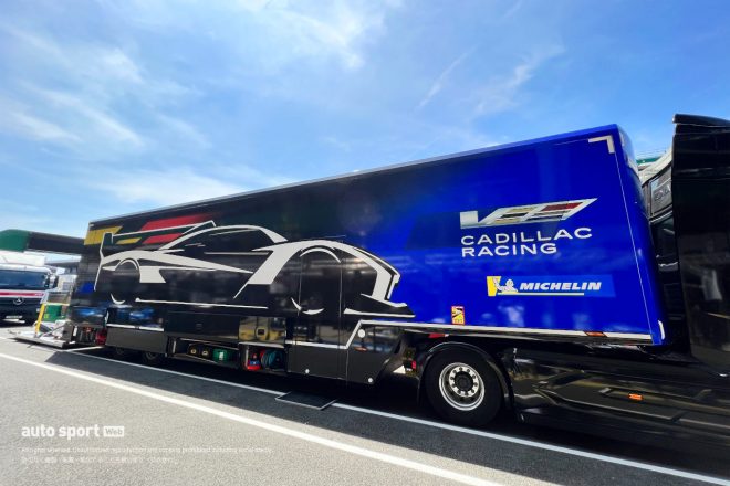 ハイパーカークラスのニューカマー、キャデラック・レーシングのトランスポーター。とってもクール！