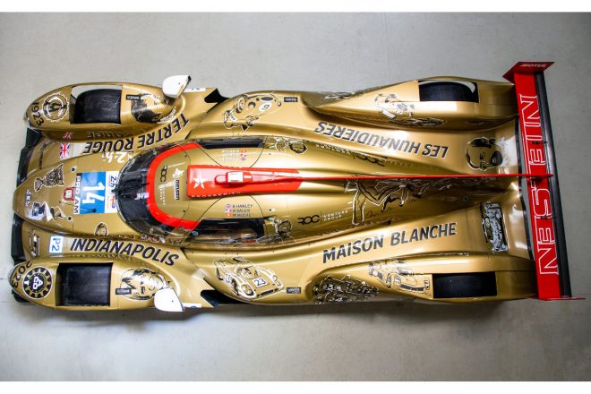 歴代の優勝マシンやドライバー、優勝トロフィーにACOの新旧ロゴなどが取り入れられた、ニールセン・レーシングのル・マン24時間100周年記念リバリー