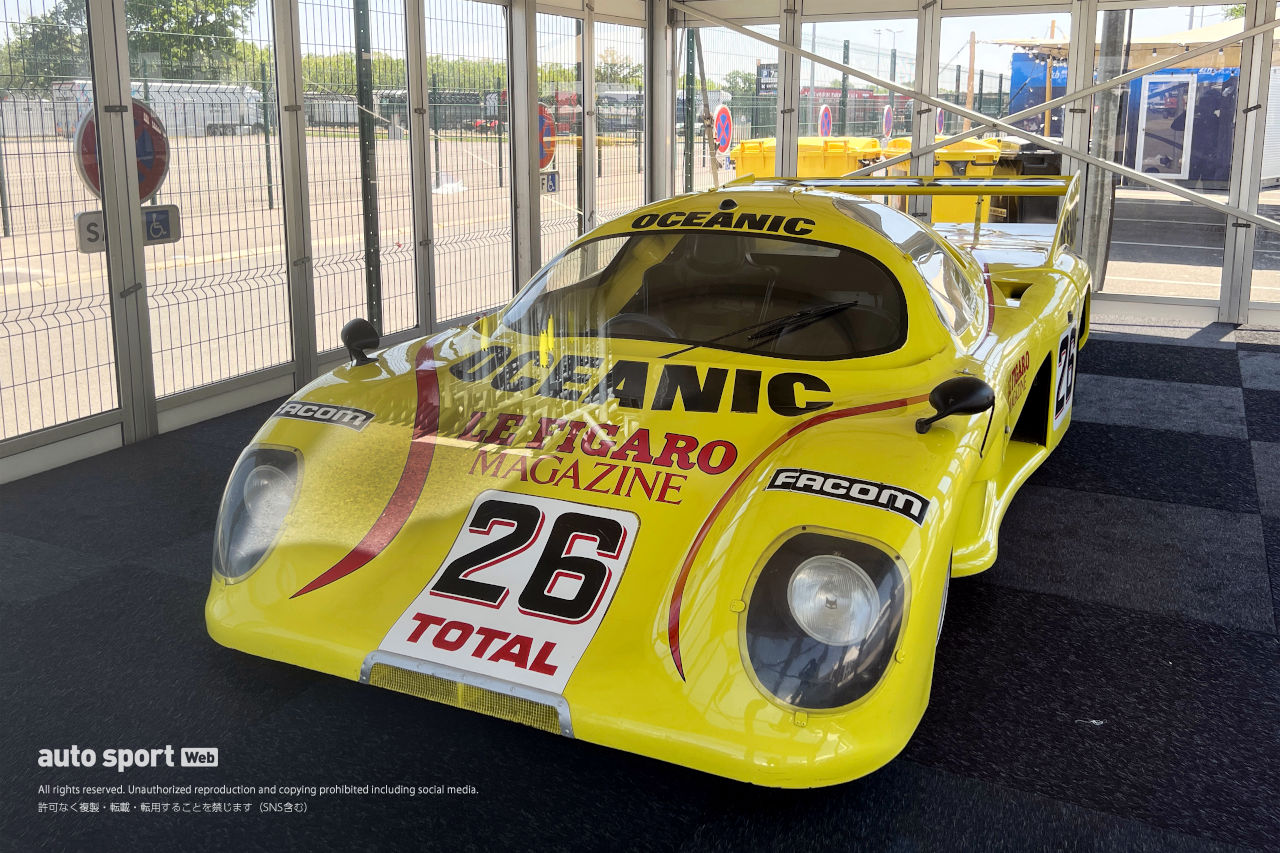 ブリッジを渡った先のファンゾーンで1981年のル・マン24時間参戦車両『ロンドーM379C』が展示されていました。