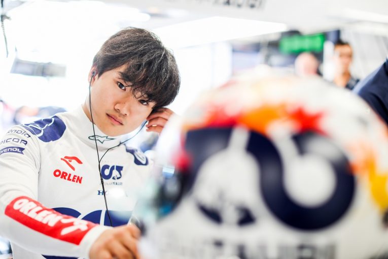 角田裕毅、初日17番手「予選Q3進出のため、マシンに変更を施す必要がある」チームはソフトでの課題を確認/F1第8戦 | autosport web