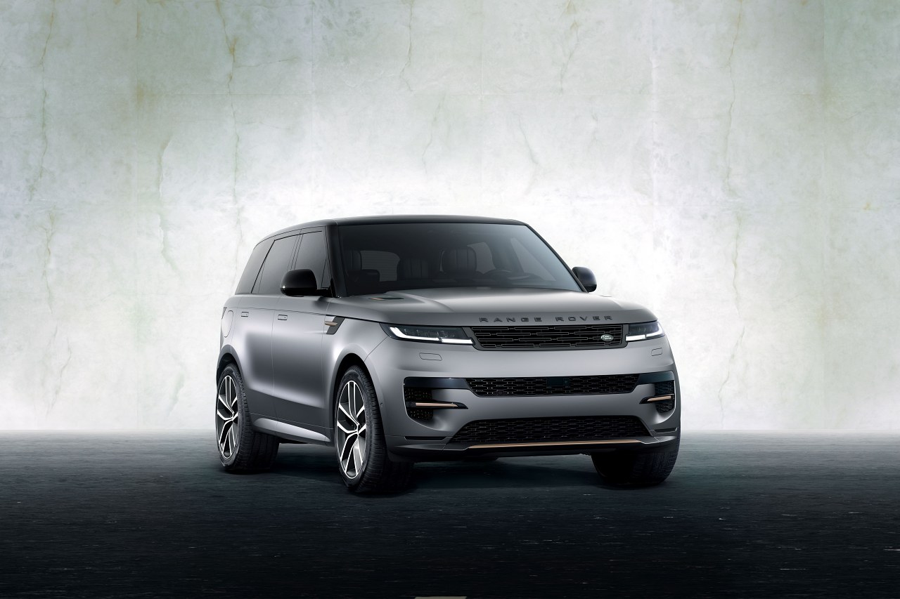旗艦『RANGE ROVER（レンジローバー）』に続き、兄弟モデルの『RANGE ROVER SPORT（レンジローバー・スポーツ）』も2024年モデルに更新