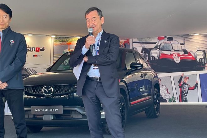 『Japan. Endless Discovery.』ブースを訪れたACOピエール・フィヨン会長