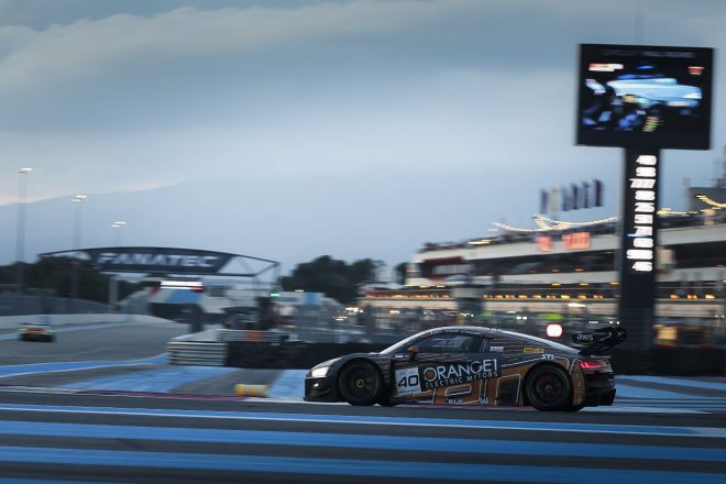 レース序盤をリードしたトレゾア・オレンジ1の40号車アウディR8 LMSエボII。しかしレース中盤でタイヤトラブルが発生しリタイアを喫した