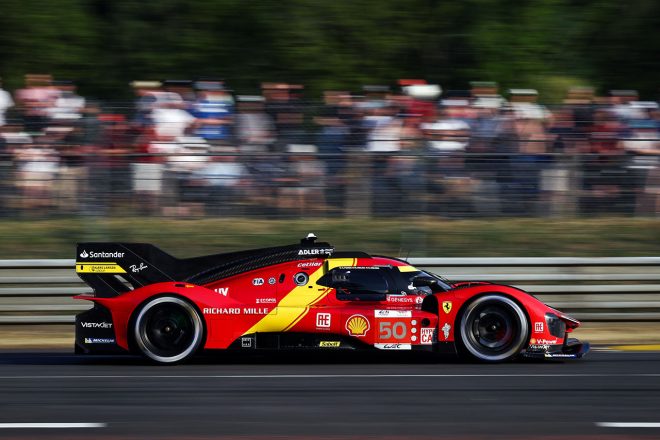 ポールポジションを獲得したフェラーリ499P