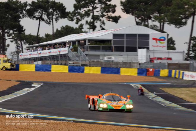 サルト・サーキットを走行するマツダ787B　センテナリー・パレード