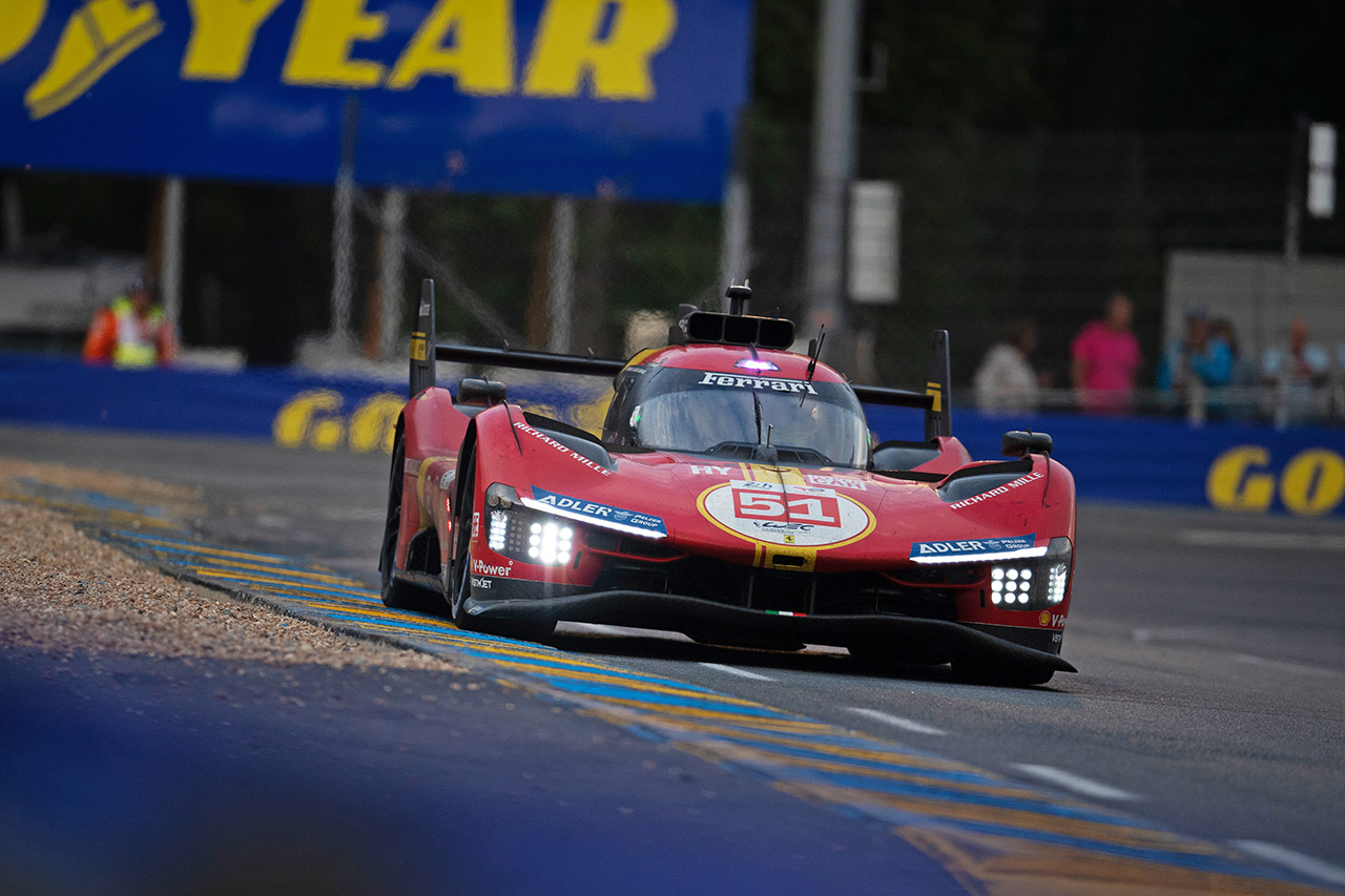 フェラーリAFコルセの51号車フェラーリ499P（アレッサンドロ・ピエール・グイディ／ジェームス・カラド／アントニオ・ジョヴィナッツィ組）