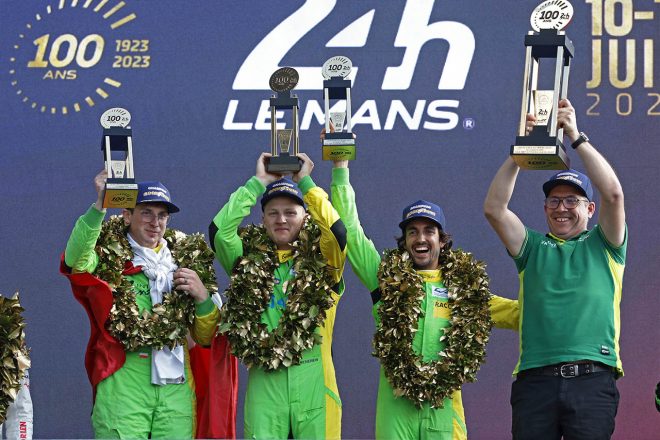 2023年WEC第4戦／第91回ル・マン24時間レース“100周年記念大会”を制したインターユーロポル・コンペティション（左からヤコブ・スミエコウスキー、ファビオ・シェーラー、アルベルト・コスタ）