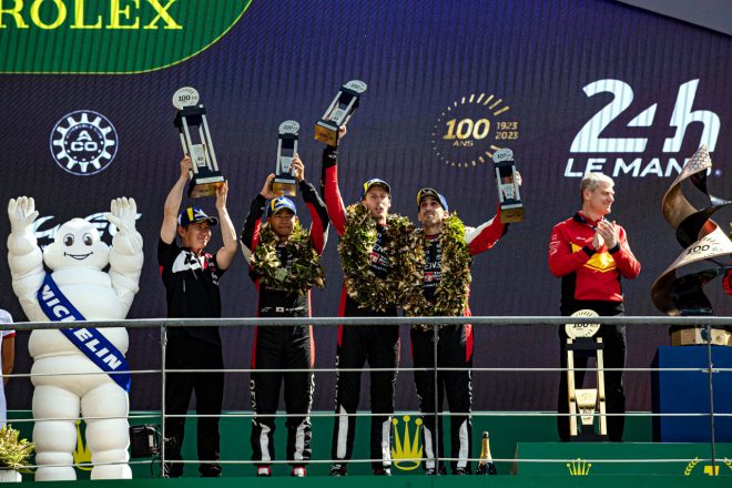 総合2位表彰台を獲得した8号車トヨタの平川亮、ブレンドン・ハートレー、セバスチャン・ブエミ　2023年WEC第4戦ル・マン24時間レース