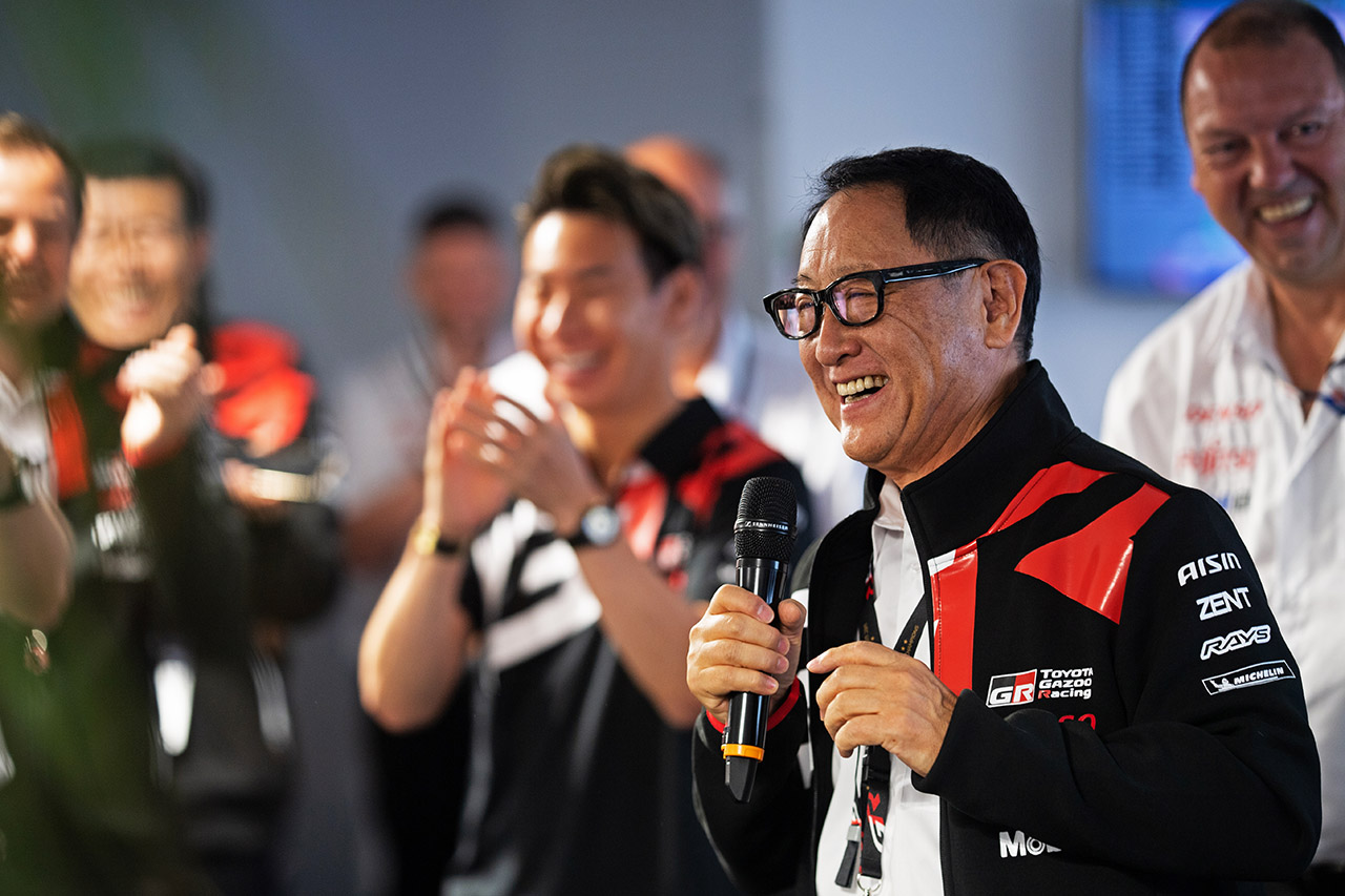 レース開始前にチームを鼓舞する“モリゾウ”こと豊田章男会長　2023年WEC第4戦ル・マン24時間レース