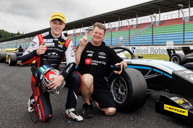 2023 FRJ 岡山大会 第8戦決勝を制しFRJ初勝利を飾ったリアム・シーツ(Sutekina Racing)