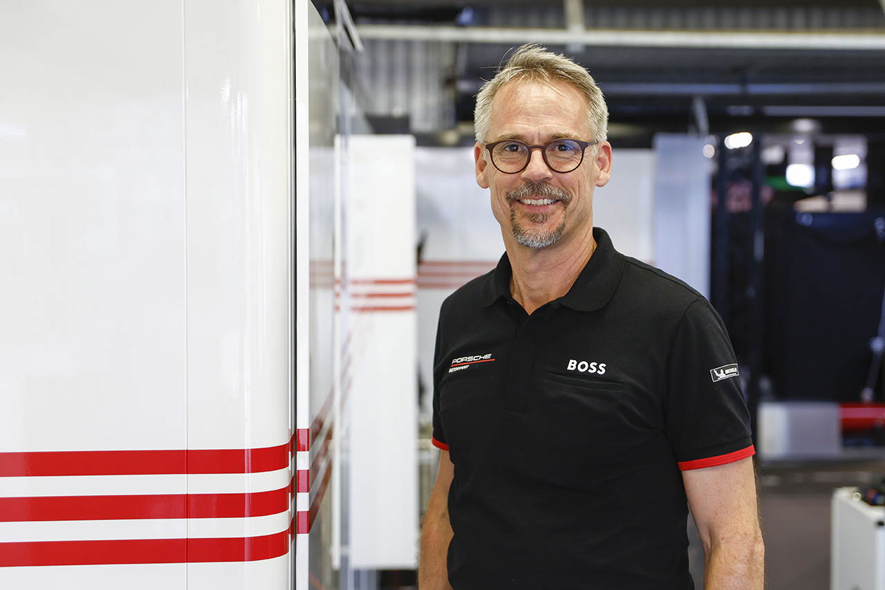 ポルシェ・モータースポーツの代表のトーマス・ローデンバッハ