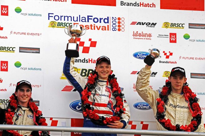 2008年のイギリス・フォーミュラ・フォード・フェスティバルで初出場ながら優勝を飾る