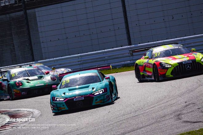 2023GTワールドチャレンジ・アジア第3戦富士　レース序盤のトップ争い