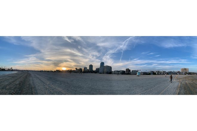 こちらがコースすぐ近くのまさしく“ロングビーチ”の様子。イベントを開催するには、絶好のロケーションですね