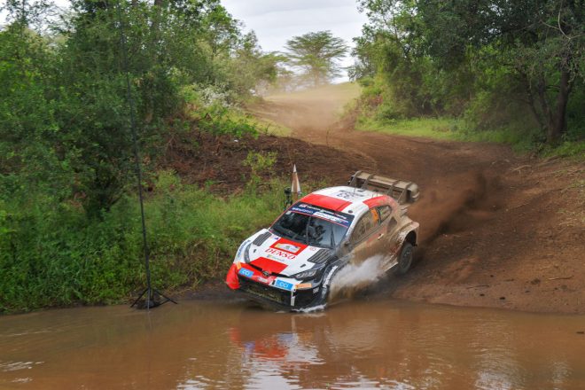 エルフィン・エバンス(トヨタGRヤリス・ラリー1)はSS8のスプラッシュ直後にストップしタイムを失ったが、一日の最後には3番手に復帰した。 2023年WRC第7戦サファリ・ラリー・ケニア