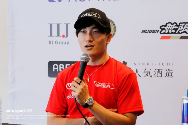 公開記者会見に出席した牧野任祐（DOCOMO TEAM DANDELION RACING）