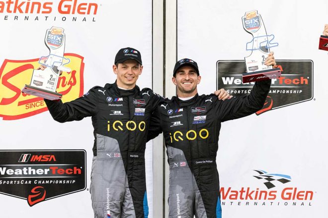 繰り上がりで優勝を手にしたBMW Mチーム RLLのニック・イェロリー／コナー・デ・フィリッピ