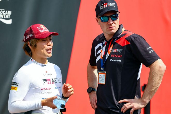 勝田貴元（左）とヤリ-マティ・ラトバラTGR-WRT代表　2023年WRC第7戦サファリ・ラリー・ケニア