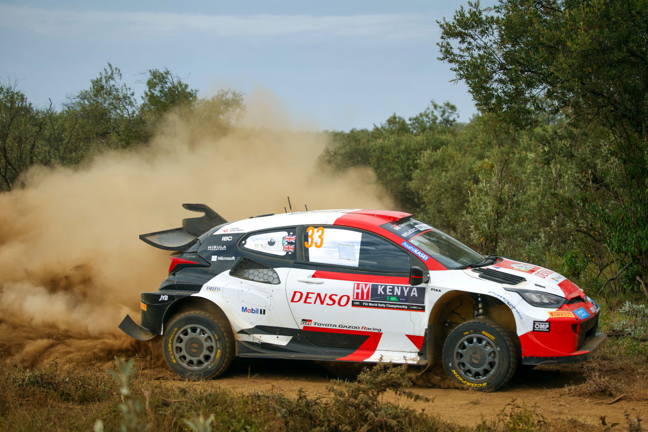 SS14でリヤウイングにダメージを負ったエルフィン・エバンス（トヨタGRヤリス・ラリー1）　2023年WRC第7戦サファリ・ラリー・ケニア