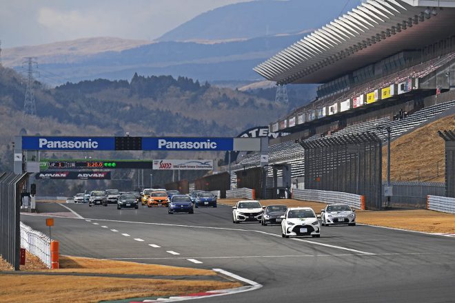 2021年に開催されたエコカーカップ　決勝レーススタートの様子