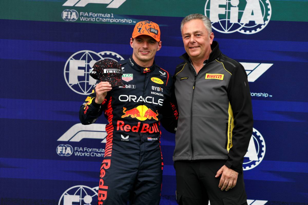 マックス・フェルスタッペン（レッドブル）＆マリオ・イゾラ（ピレリ　レーシングマネージャー）