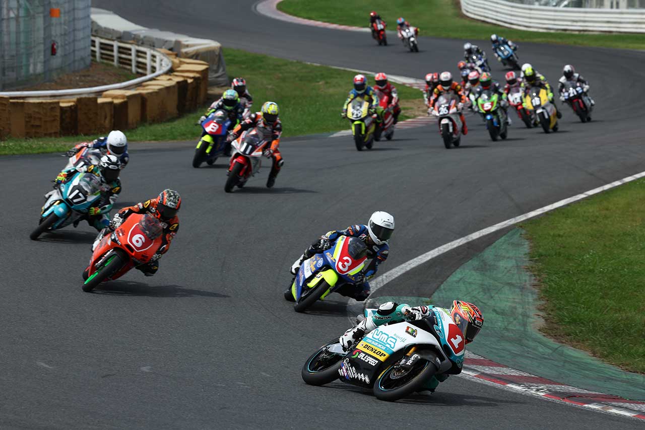 J-GP3 スタート直後