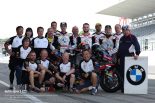 BMW MOTORRAD WORLD ENDURANCE TEAMの集合写真／2023鈴鹿8耐テスト 1回目