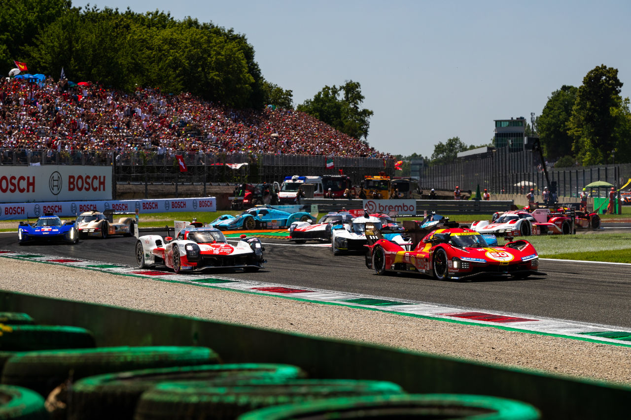 スタート直後の1コーナー