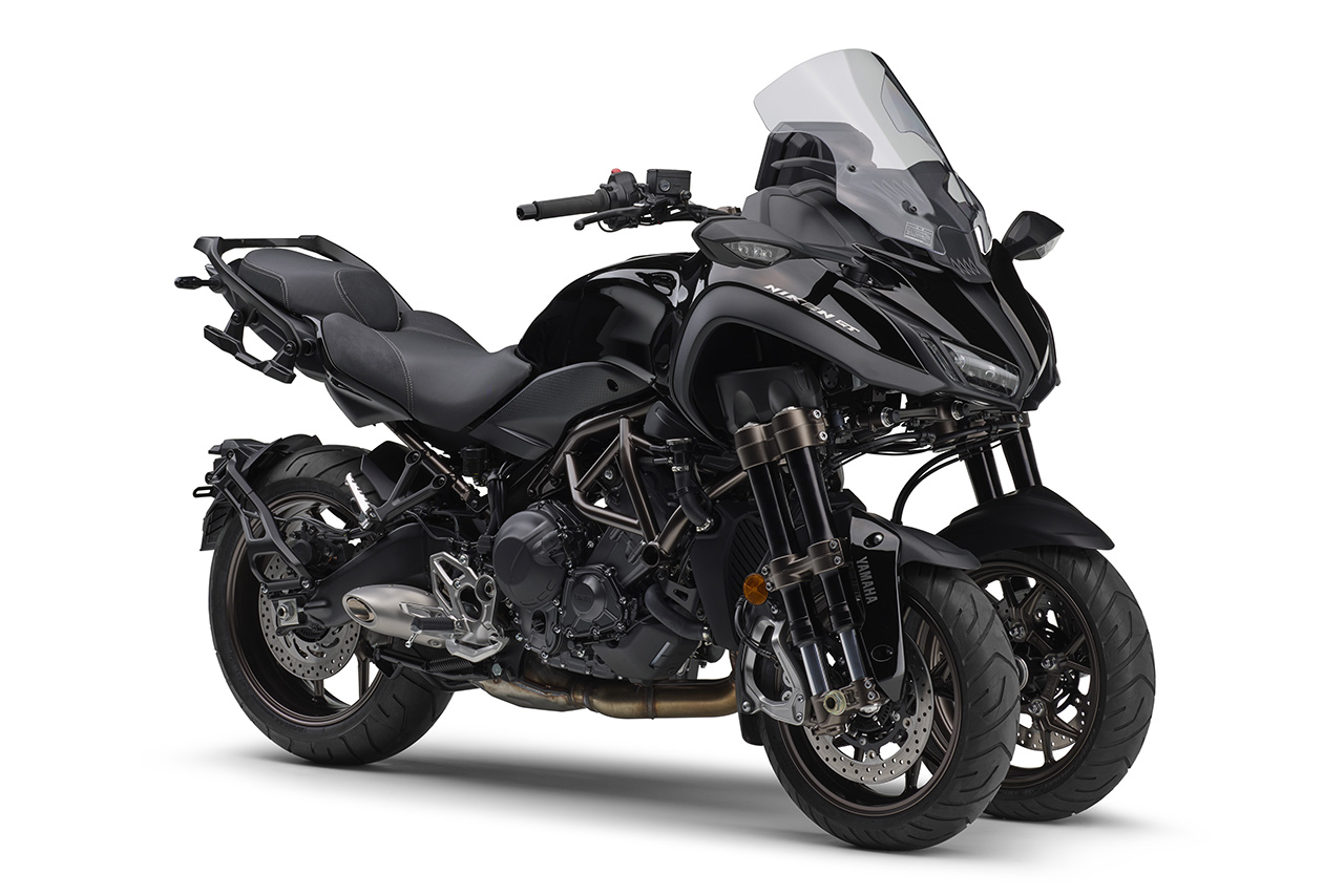 ヤマハ・ナイケンジーティ（ブラック）