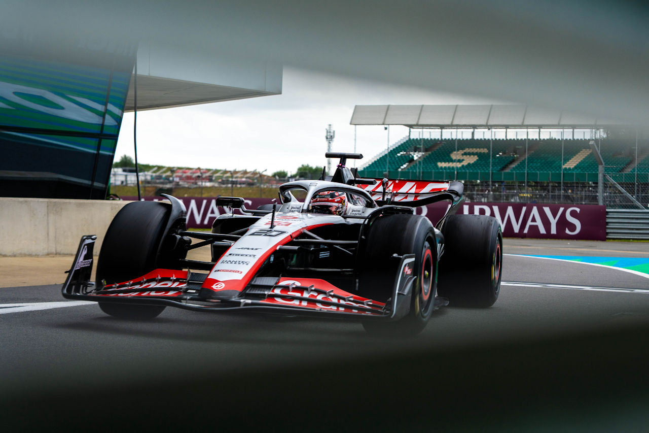 ピレリF1タイヤテスト（シルバーストン）　ケビン・マグヌッセン（ハース）