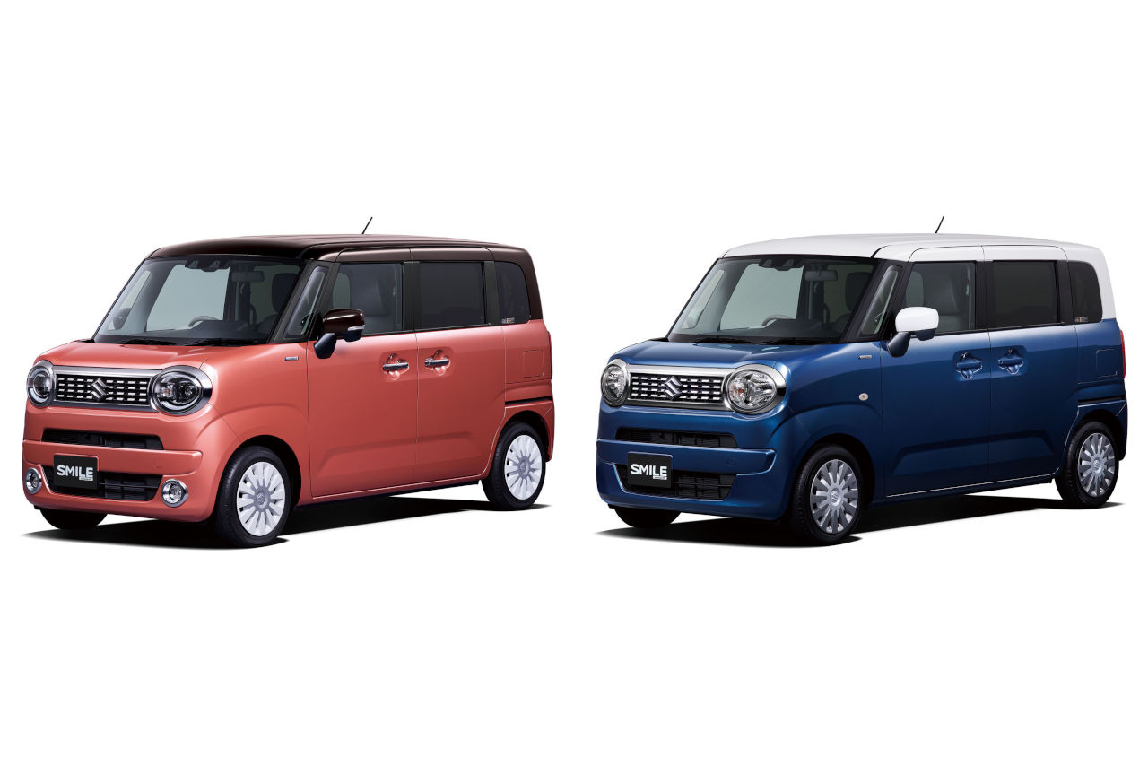 “HYBRID X”外装色：コーラルオレンジメタリック／アーバンブラウン2トーンルーフ（左）と“HYBRID S”外装色：インディゴブルーメタリック2／ホワイト2トーンルーフ（右）