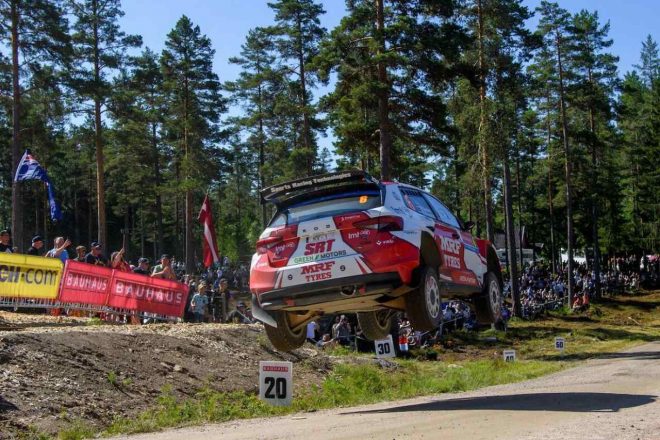 ここまでグラベル2連勝と好調のマルティン・セスク（シュコダ・ファビアRS Rally2）は、望外の3位で選手権争いの有力候補の地位をキープする