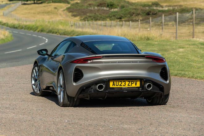 ロータス・エミーラ“i4ファーストエディション”（リヤ）