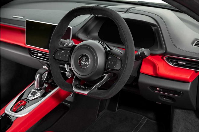 ロータス・エミーラ“i4ファーストエディション”のコックピット