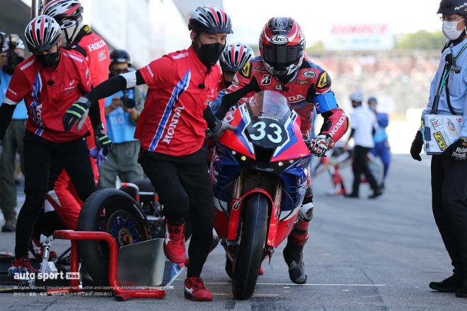 2022鈴鹿8耐レース中の1コマ